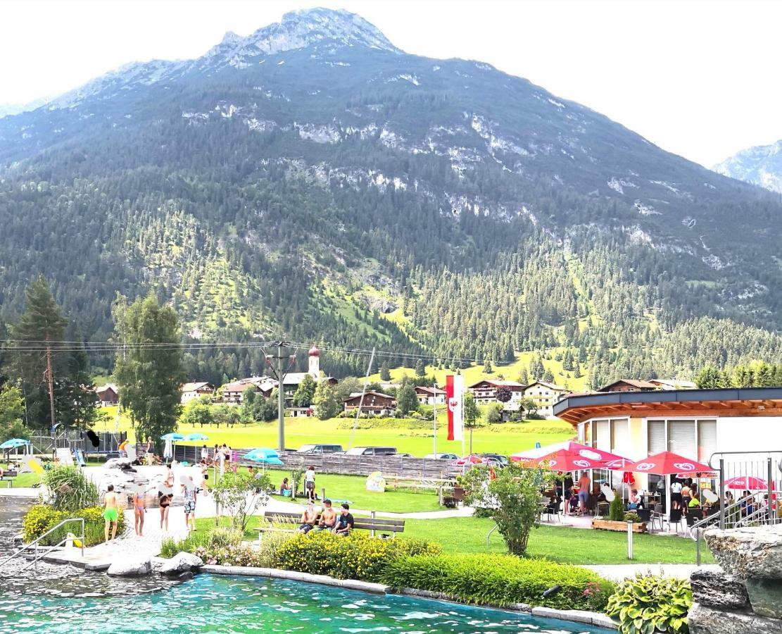 Camping Lechtal Vorderhornbach Bagian luar foto